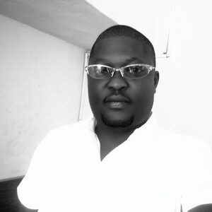 dom221, online dating profile photo