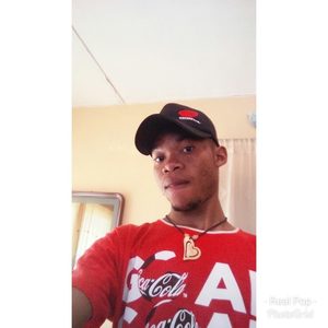 wizzy17, online dating profile photo