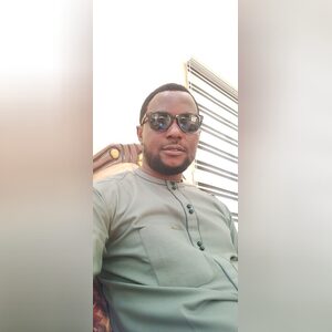 seniola, online dating profile photo