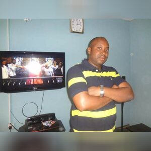 oolaide, online dating profile photo