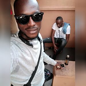 oluwaloyal, online dating profile photo