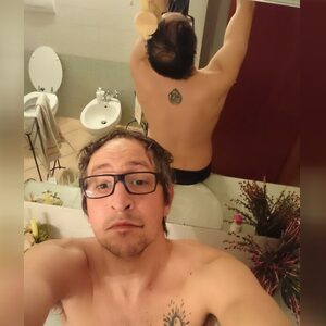 markroth, online dating profile photo