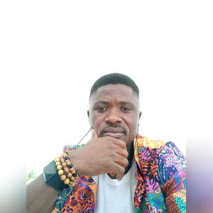 olatoye_, online dating profile photo