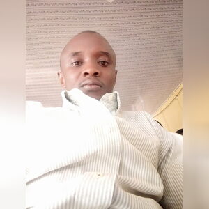 dayoyemi, online dating profile photo
