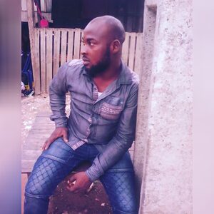 iyinola, online dating profile photo