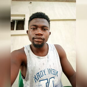 batestom, online dating profile photo