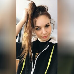 elissaje, online dating profile photo