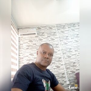 megaigho, online dating profile photo