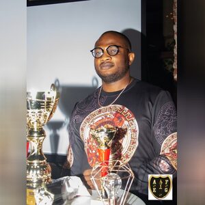 sean90s, online dating profile photo