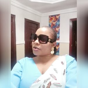 debbytemi, online dating profile photo
