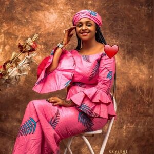 vicki, online dating profile photo