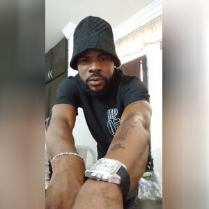 sabater, online dating profile photo