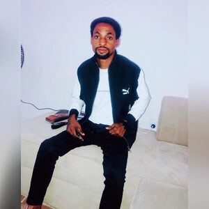 tope_law, online dating profile photo