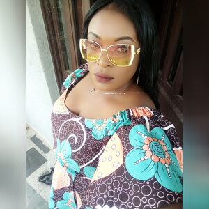 udegbuna, online dating profile photo