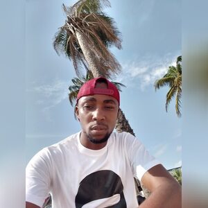 uzoahaji, online dating profile photo