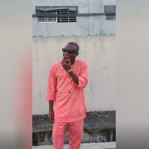 0lajide, online dating profile photo