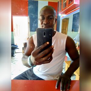 joecares, online dating profile photo