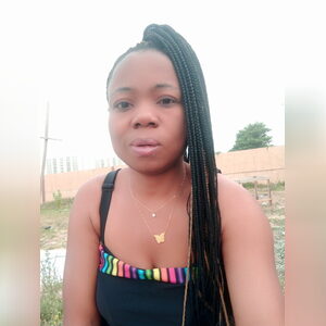 euniceak, online dating profile photo