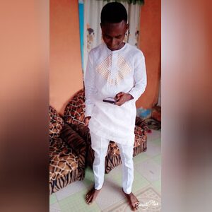 olufakan, online dating profile photo