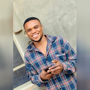 olami2911, online dating profile photo