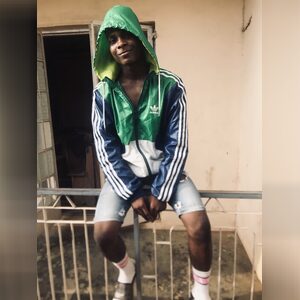 adelowo9, online dating profile photo