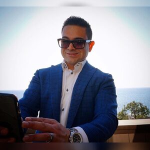 adrianhe, online dating profile photo