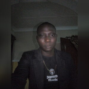aderoju_, online dating profile photo