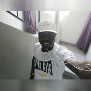 omosegun, online dating profile photo