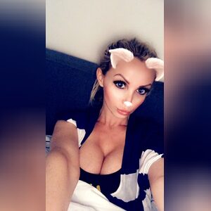 clara212, online dating profile photo