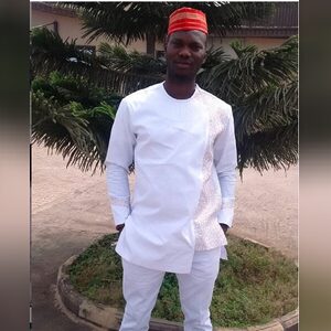 hollu24, online dating profile photo