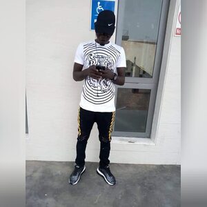 alabiade, online dating profile photo