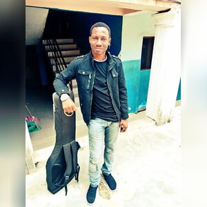 unique1, online dating profile photo