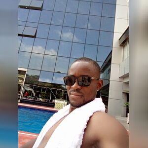 octiavia, online dating profile photo