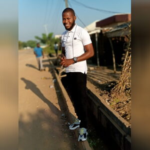 toyosi38, online dating profile photo