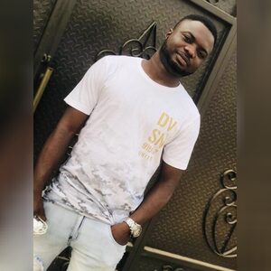 oluwayo, online dating profile photo
