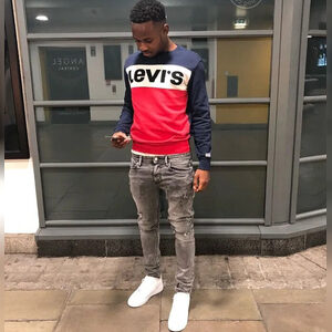 tse, online dating profile photo