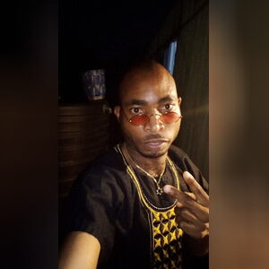 oogunmol, online dating profile photo