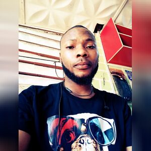 oyinomos, online dating profile photo