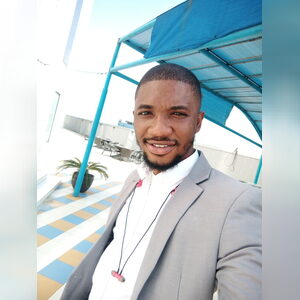 emmysleek, online dating profile photo