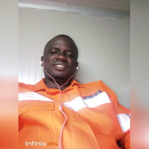 ughuswen, online dating profile photo