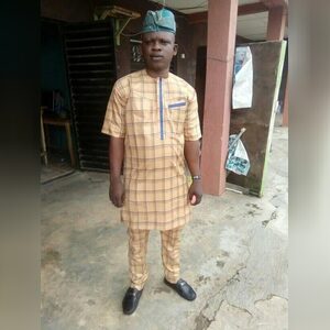 tomiwa19, online dating profile photo