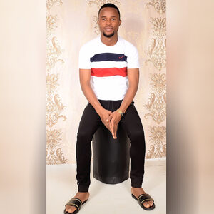 lucky_kay, online dating profile photo