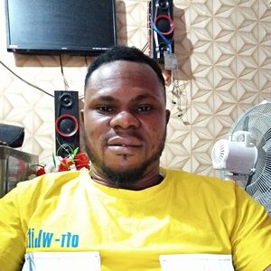 ayoolababs, online dating profile photo