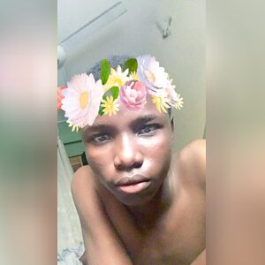 daniees4, online dating profile photo