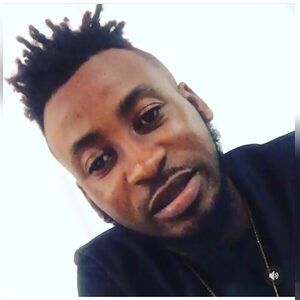 dezdez98, online dating profile photo