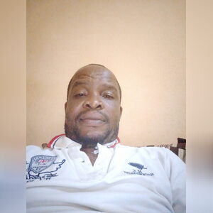 chaezuri, online dating profile photo