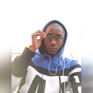 adeseigb, online dating profile photo