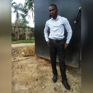 aoluwa1-, online dating profile photo