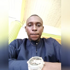 enyi, online dating profile photo