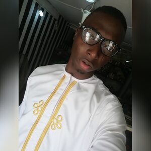 oluwayus, online dating profile photo